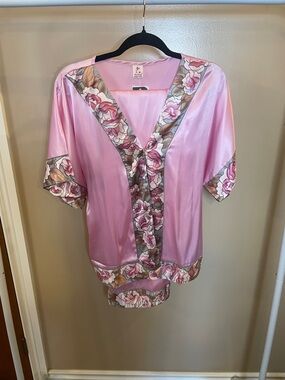 NWT 2-Piece Korean Silk Pyjama Set | Pink Rose Border